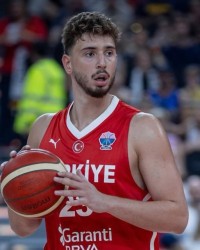 开云体育官网登入-火箭内线支柱进化！申京热身连砍25+：冲欧锦赛奖牌